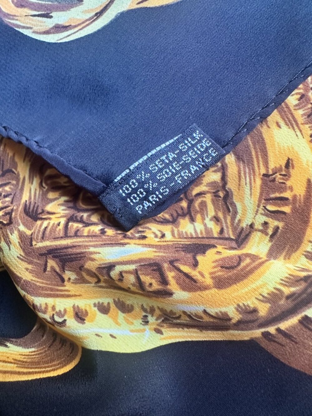 Authentic Vintage CHANEL Black and Gold Chain SILK Scarf. Perfect Condition. - Picture 2 of 3